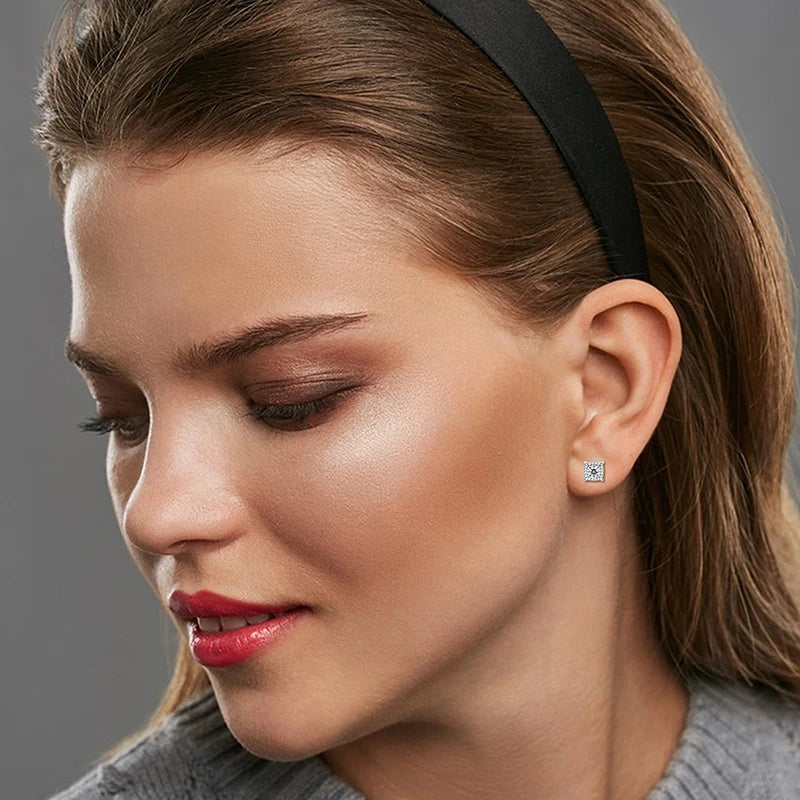 D-Color Moissanite Stud Earrings - TrueHue