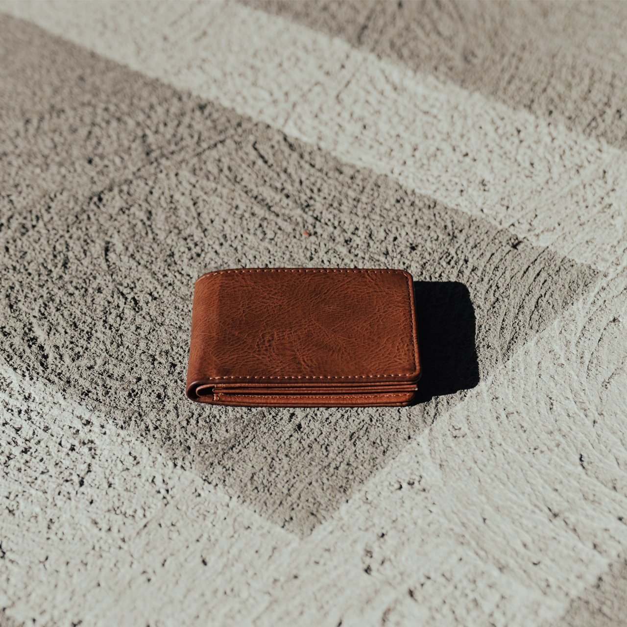 Evan Vegan Leather Bifold Wallet - TrueHue